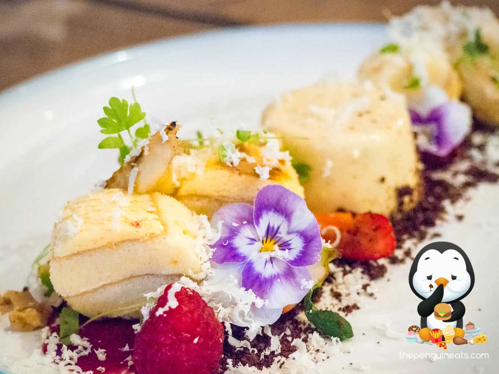 Featured dish and dining atmosphere at Medah Kitchen